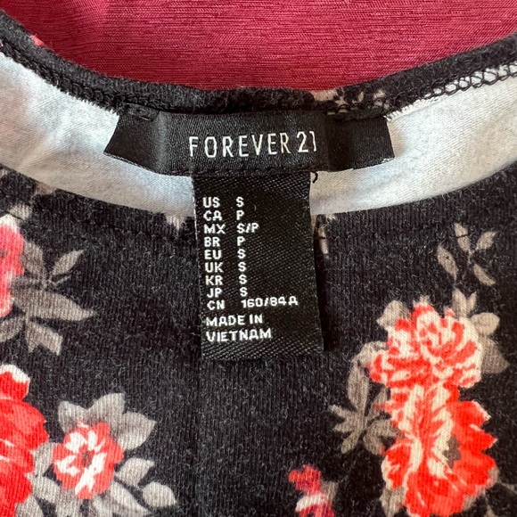 Forever 21 Floral Crop Top Size Small - Picture 8 of 8
